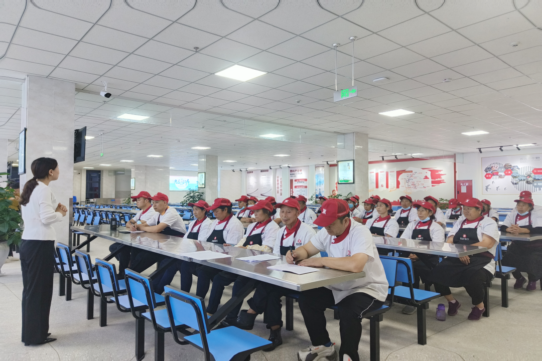 ӭ����ѧ�ڣ��Ĵ�����ѧԺʳ�����·�òЧ��ȫУʦ��