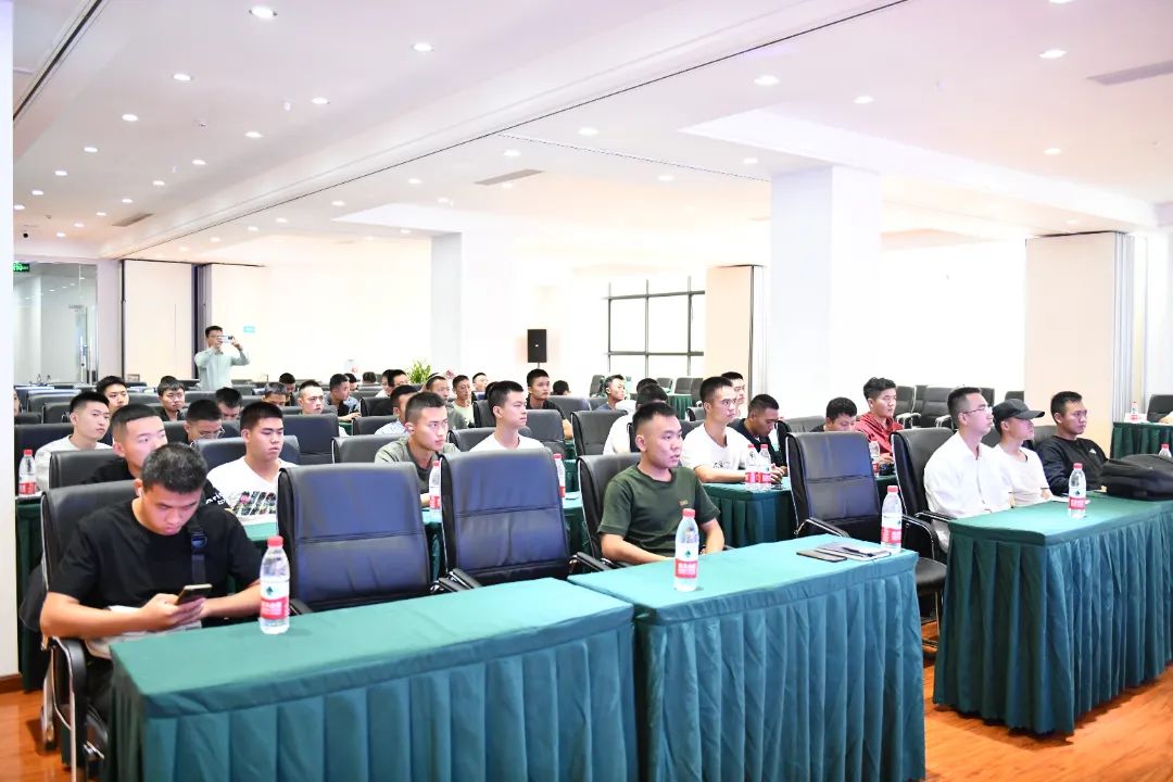 ��ҫ���಻��־ ְ���﷫������ ��������Ѷ��������������ʿ��λ�����